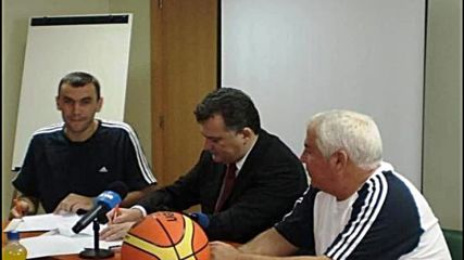Михов: Уговорката с Пини остава, по-добре да не търсим бързо решение