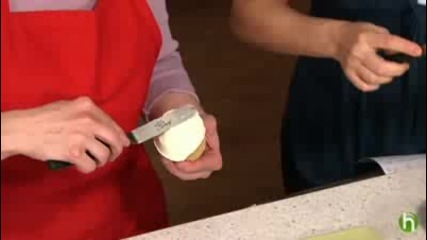 How to make a barn cake and farm animal cupcakes