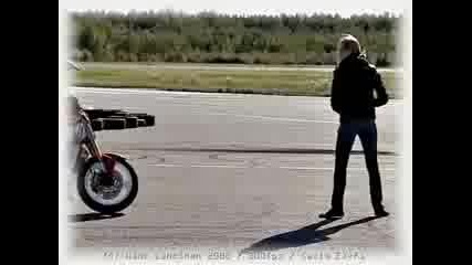 Stunt Stoppie With Kiss
