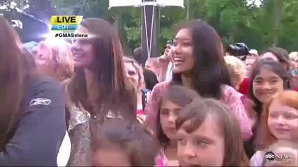 Selena Gomez the Scene - Love You Like A Love Song Live on Good Morning America