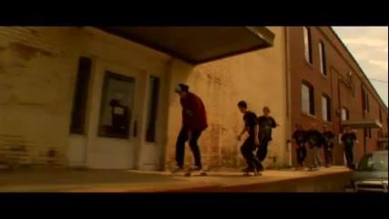 Yelawolf - Kickin