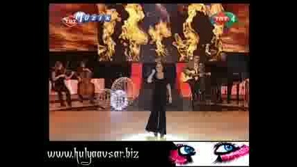 Hulya Avsar - Napim Yani (live @ Trt M