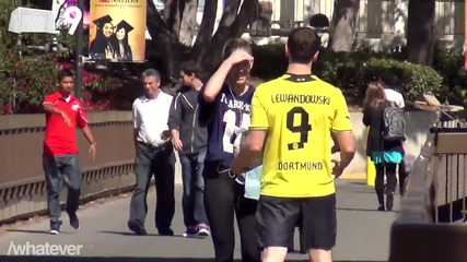 '' Робърт Левандовски '' сваля момичета -шега