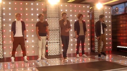 - ( На живо ) Момчетата изпълняват One Thing -