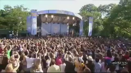 Miley Cyrus - Party in the U.s.a. (live on Gma 6 18)