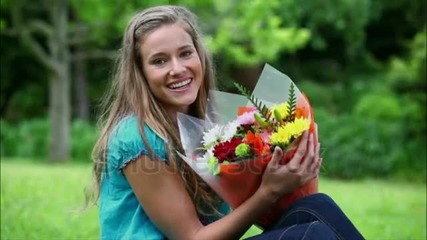 Есенни цветя и нежна музика