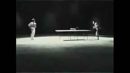 Как Брус Лий играе тенис на маса