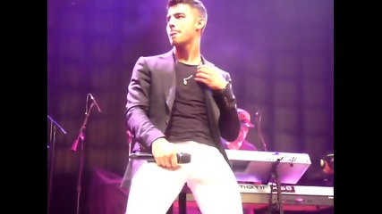 When You Look Me In The Eyes & Hello Beautiful - Joe Jonas - 27 август 2011