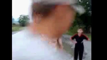 Брус Лий Смях