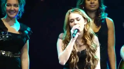 Miley Cyrus - These Four Walls - Chicago Live 