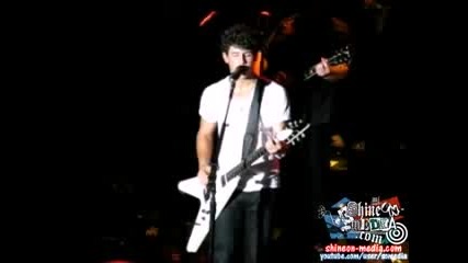 Jonas Brothers - World War 3 {live}