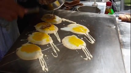 Тайландска рецепта: Малка палачинка с яйце от пъдпъдък и месо