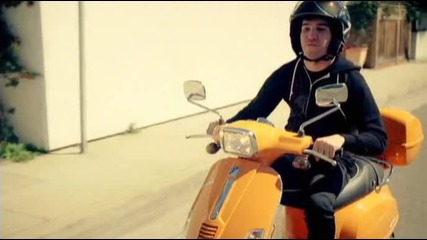 Превод и Текст ! Лято 2010 }} Travie Mccoy feat Bruno Mars - Billionaire ( Dvdrip ) 