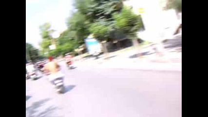 Събор Търново - Какво трябва да направим ако искаме да паднем със скутер :) 