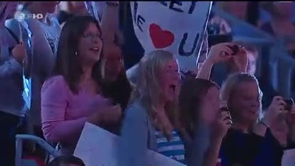 Miley Cyrus - Who Owns My Heart - Live