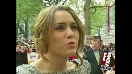 Miley on the yellow carpet