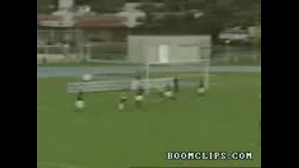 Дори И Жените Могат Да Играят Футбол!!!