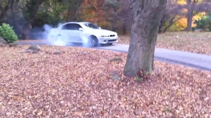 Яко burnout на M5 в парка