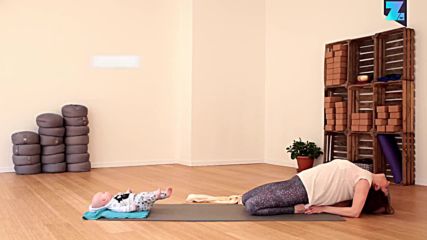 Как да изпълнявате йога за бременни, ако бебето търси внимание