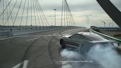 Drift Ford Mustang 2015 in the city