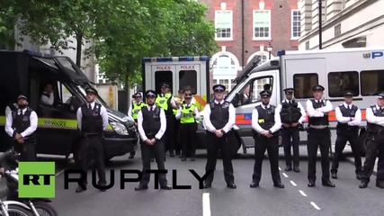 UK: Police protect UKIP MP from angry London protesters