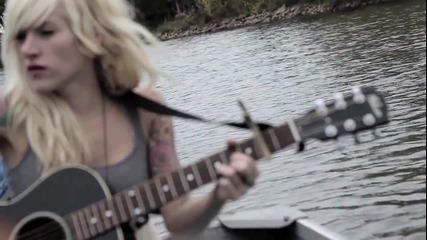 Sarah Blackwood - Drowning ( Официално видео )