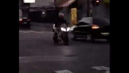 Мотористи - 7 - Yamaha R1 Valentino