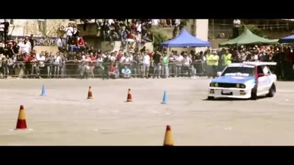 Гледайте ''drifting and Tire Smoke Action''