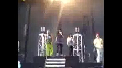 Vanessa Hudgens - Sneakernight (Live At Six Flags Over Georgia)