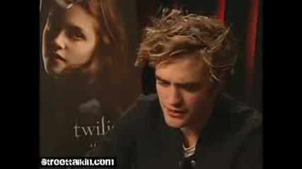 Twilight Robert Pattinson Official Interview