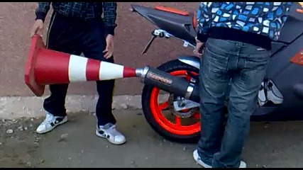 Honda Cbr с фуния в ауспуха