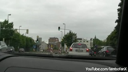 Lamborghini Gallardo в действие - ускорения, огромен 