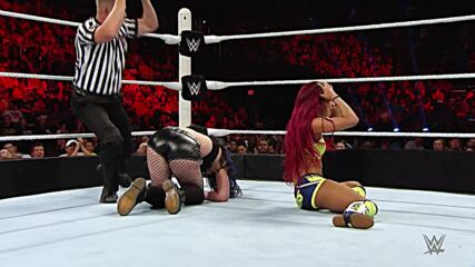 Paige vs. Sasha Banks: Raw, July 27, 2015 (Full Match)