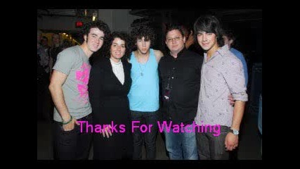 Jonas Brothers - Family Comercial