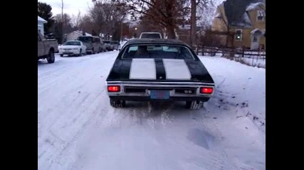 Chevelle Ss Топене на сняг през ауспусите 
