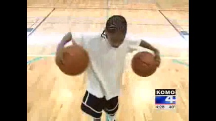 11 годишно момче прави каквото си иска с баскетболни топки - Дете чудо 