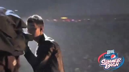 Joe Jonas - Love Slayer (live)