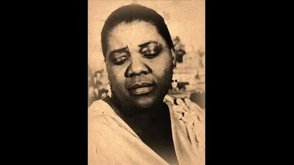 Bessie Smith - Gimme A Pigfoot