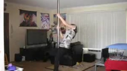 Pole dance Fail lol