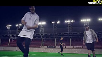 In Vivo Feat. Leon - Ona Voli Fudbalere (official Video).mp4