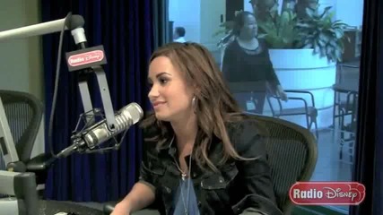 Does Demi Lovato have a messy or neat room? 