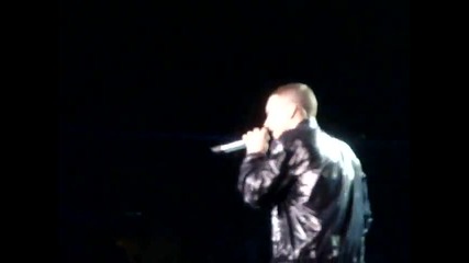Eminem feat Rihanna - Love The Way You Lie Live