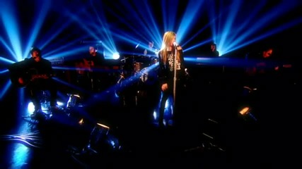 Страхотно изпълнение на живо от Avril Lavigne - Wish you were here