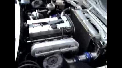M3 E30 с двигател от Astra Gsi топли асфалта 