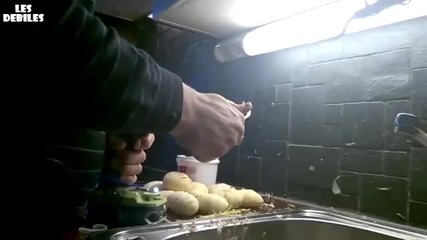 Интересен начин за белене на картофи