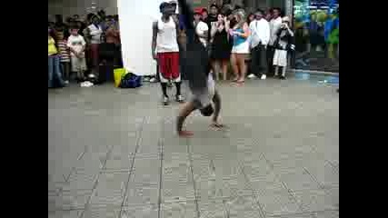 New York Subway Break Dance (better quality)