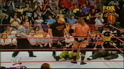 Kane and Undertaker save Lita