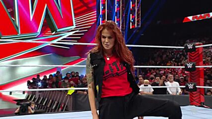 Lita brings back the Moonsault to make emphatic statement to Becky Lynch
