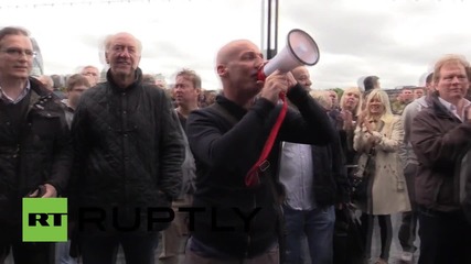 UK: Boris Johnson heckled by anti-Uber cabbies at City Hall