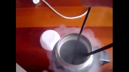 Пинг-понг топче в течен азот